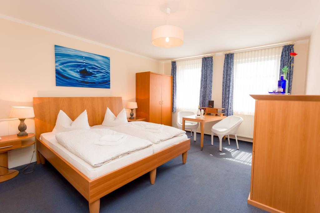 Hotel & Restaurant Am Bodden Путбус Номер фото